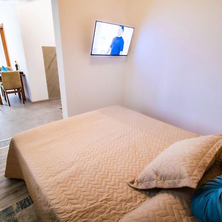 Simo Apartments Airport Подгорица Стая снимка