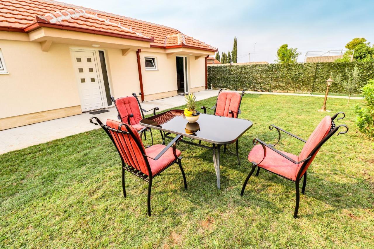 Simo Apartments Airport Подгорица Екстериор снимка