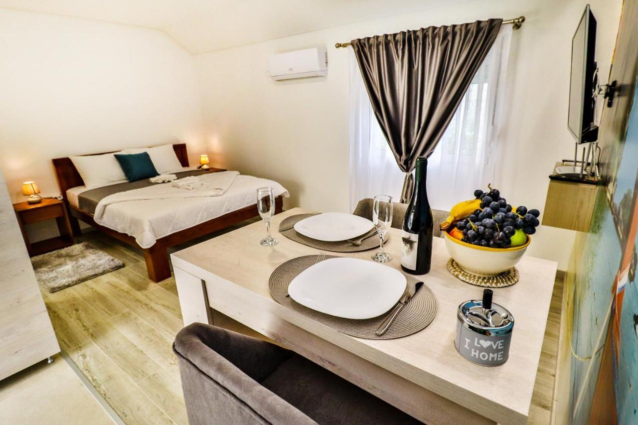 Simo Apartments Airport Подгорица Екстериор снимка