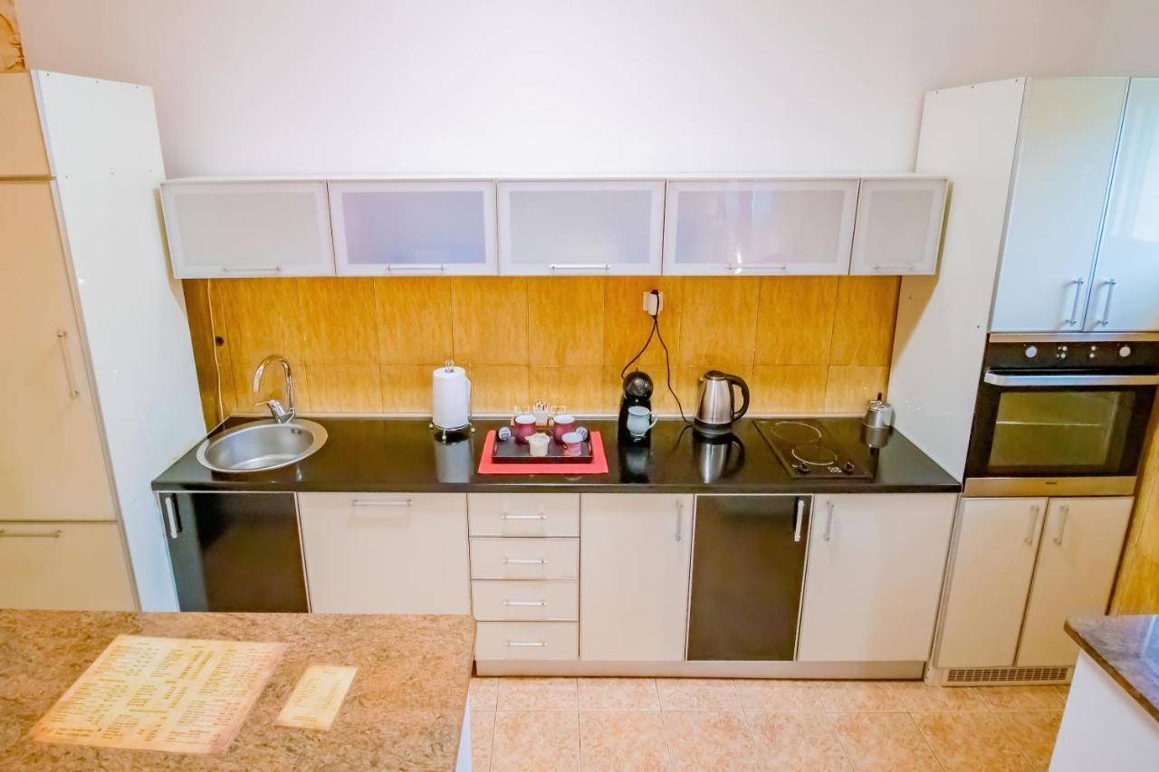 Simo Apartments Airport Подгорица Екстериор снимка